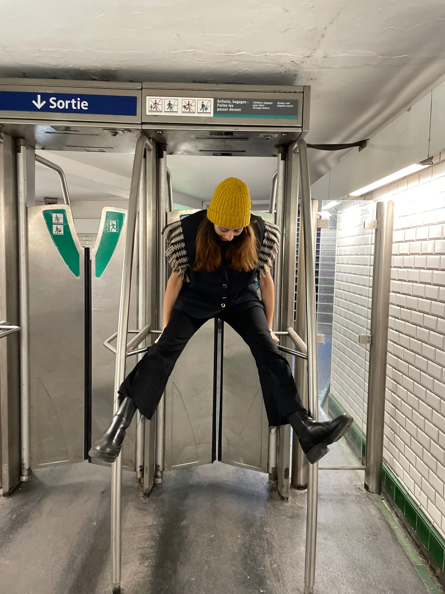 Veste noire à épaulettes