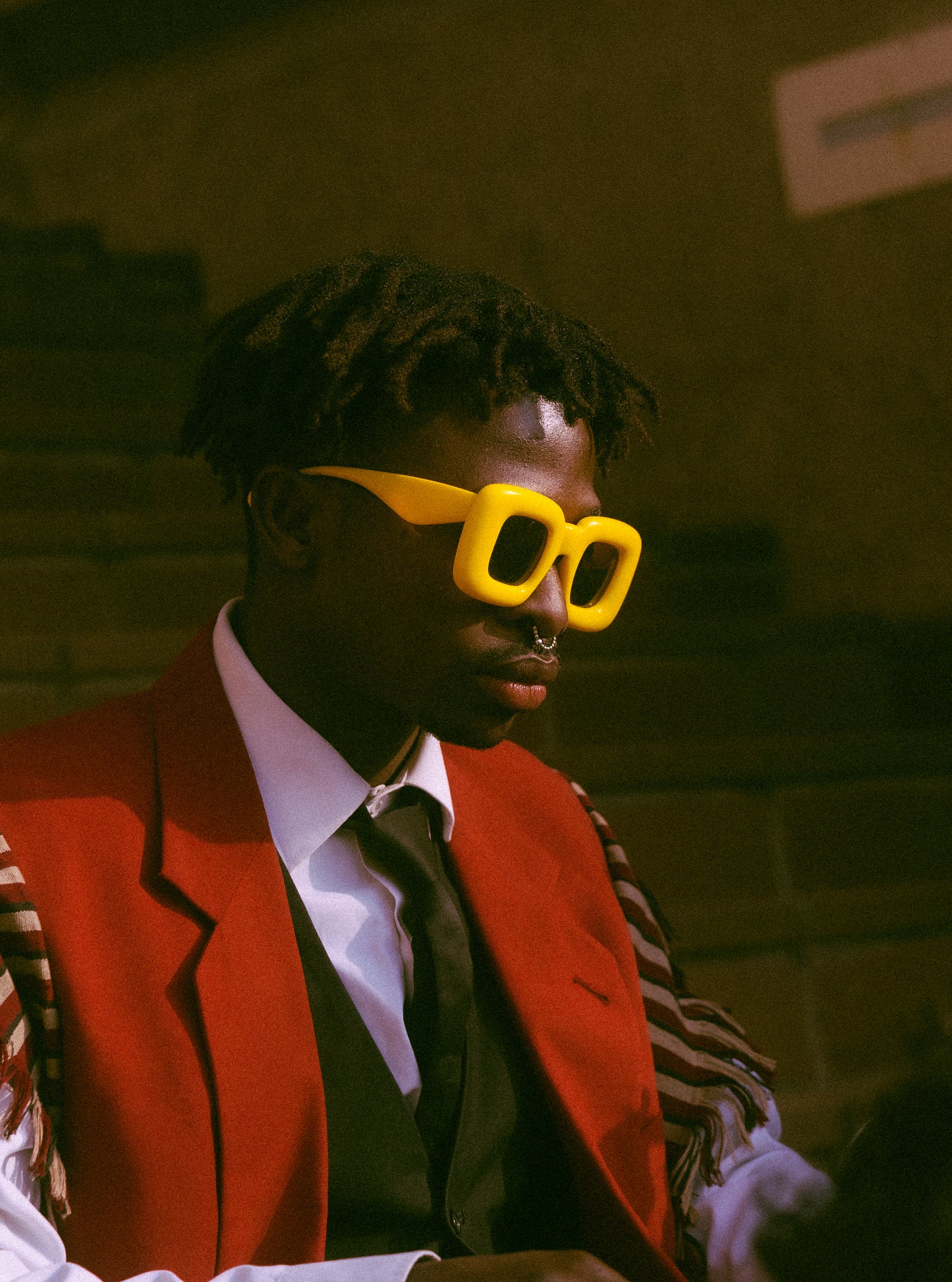 Veste rouge à épaulettes